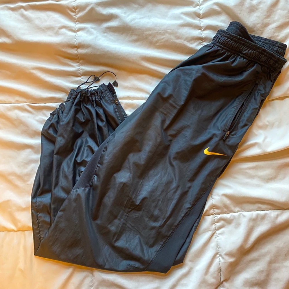 Nike Live Strong Joggers